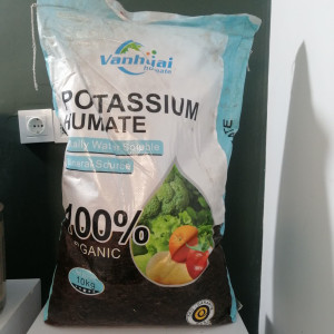 🌱 ۷۲۵- کود هیومیک اسید (vanhuai)